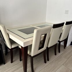 Table For Sale With Chairs 