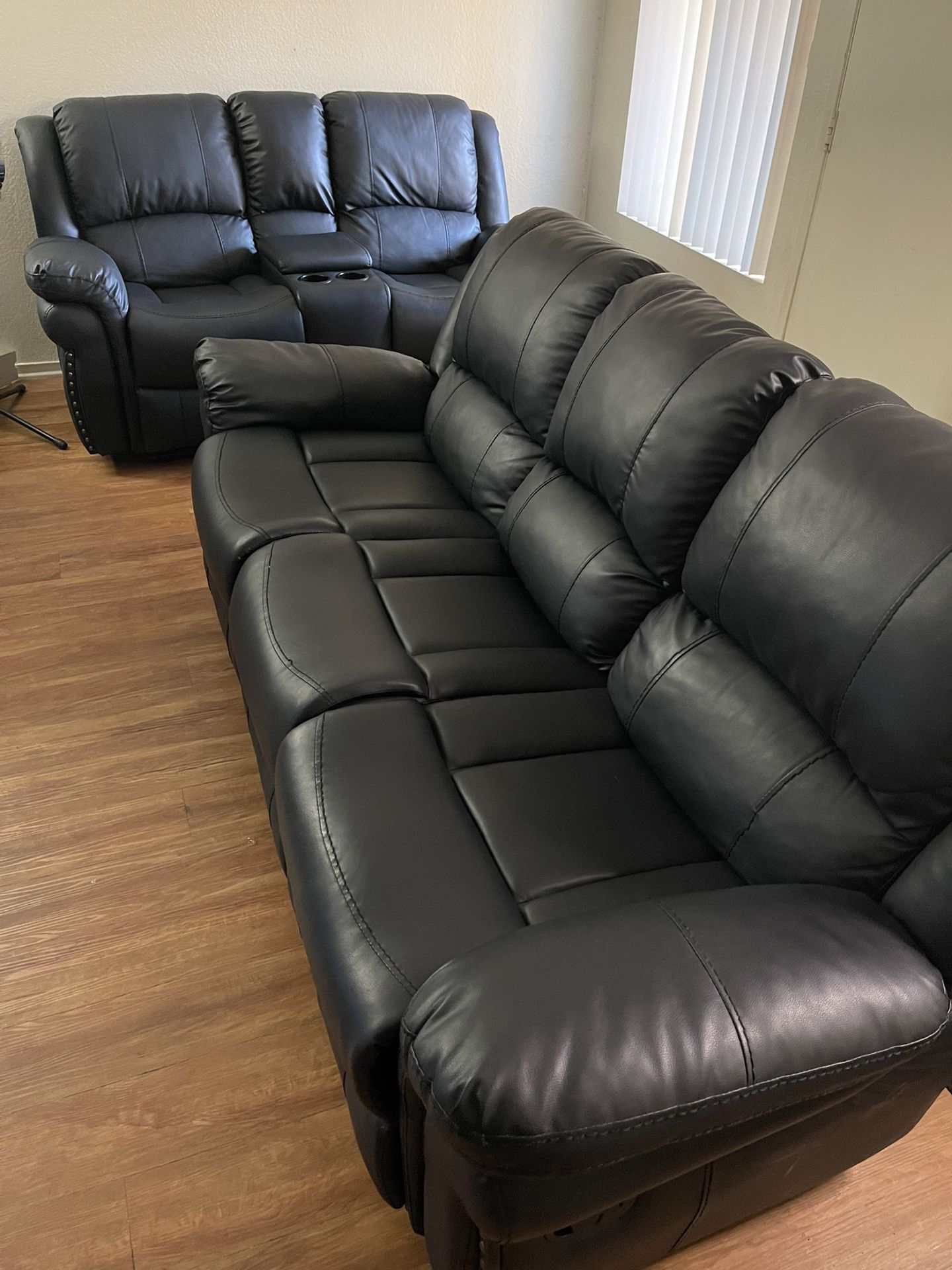 Black Leather Reclining Couches With Cupholders