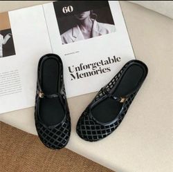 Women’s sandals
