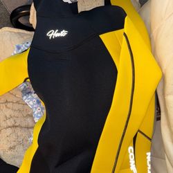 Ladies wetsuit small nwT