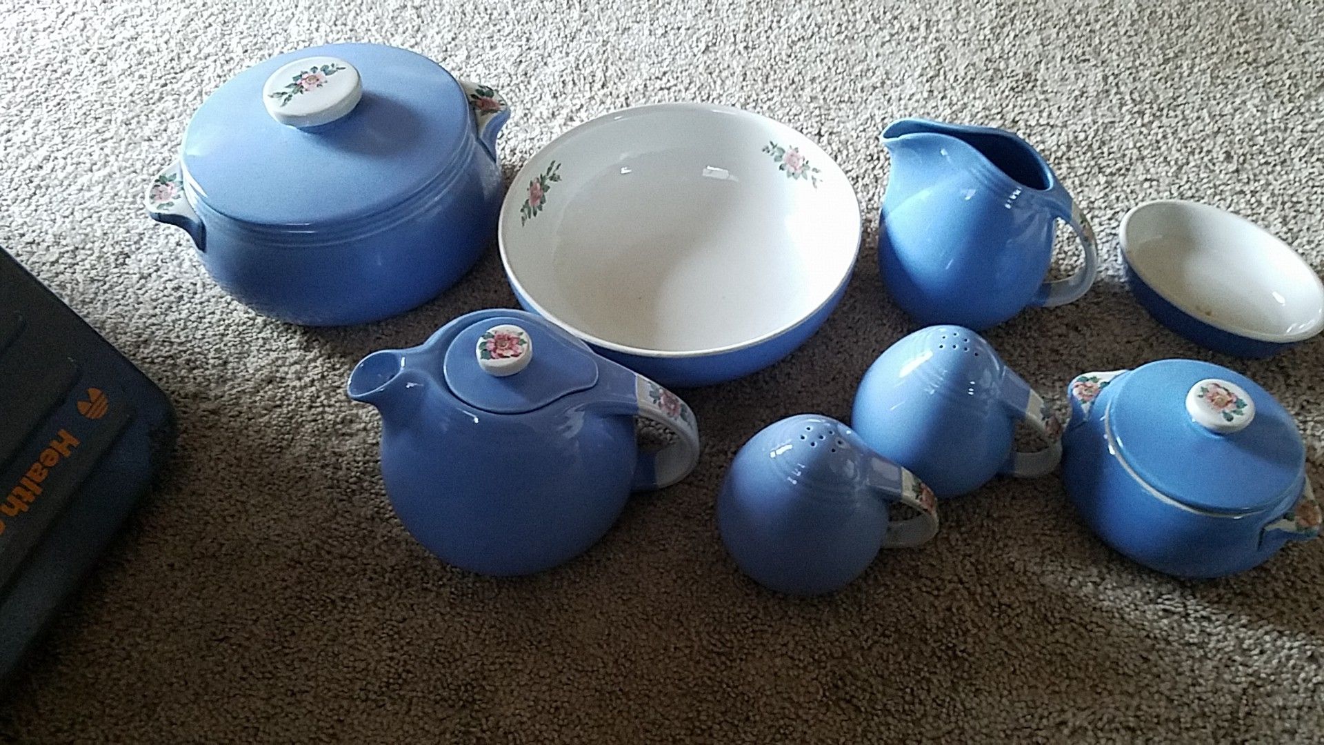 11 pieces of Vintage HALLS Rose Parade