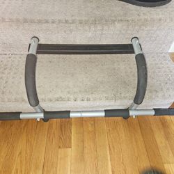 Pro-Fit IRON GYM Over Door Pull-up Bar w/ Adhesive Strip Like New
