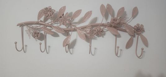 Pink Metal Floral Wall Hook Rack