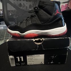 Size 11 AIR Jordan bred OG 2012
