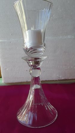 Hermoso candelabro , home interiors no incluye la vela.