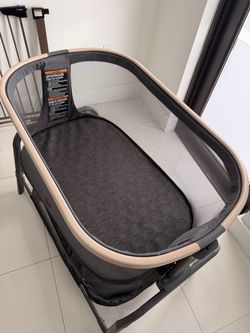 Maxi Cozy Baby Bassinet