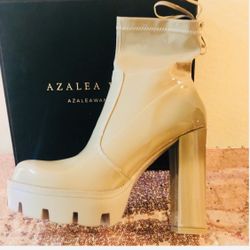 AZALEA WANG NWT WATER RESISTANT BOOTS