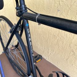 Schwinn Gambit bike (adult Bike)