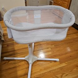 Halo bassinet for newborn