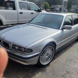 1999 BMW 740il 4 door V8 Sedan