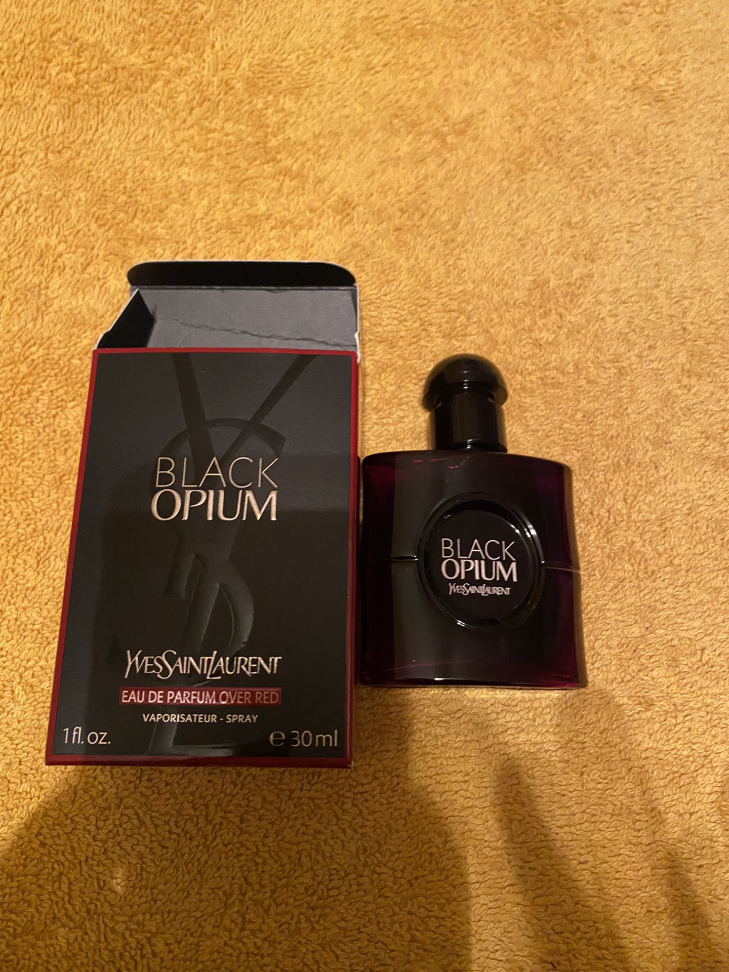 Perfume Black Opium Eau De Parfum Over Red 1 Onza 