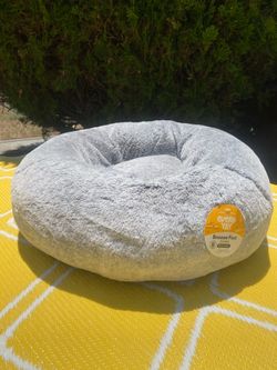 Soft Gray Pet Bed- New with Tags ( Pick Up Only)