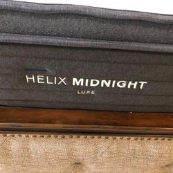  Helix Lux midnight Queen Mattress