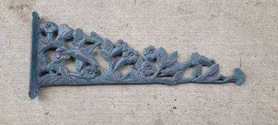 Nice Aluminum Hummingbird and Flowers Garden Mounting Hook