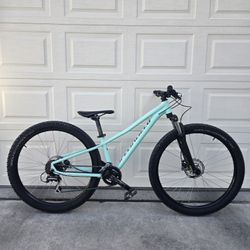 Specialized 27.5 (Extra Small) Mountain Bike 