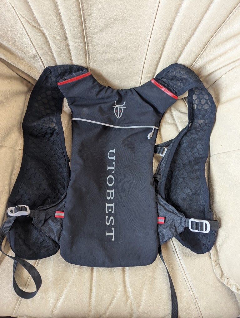 Backpack Running Bat Wrap Vest Wearable Hydration Water Bladder Pack Trail Hiking Biking  REI Gregory Camelbak  North Face Day Bag Osprey Daypack 