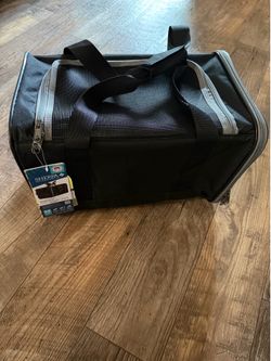 Small dog/cat carrier