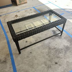 Wicker/glass Coffee Tablec 