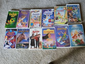 12 Walt Disney VHS Tapes