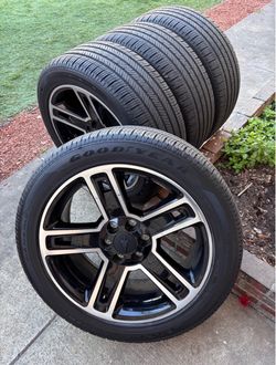 22 Chevy silverado wheels and tires Yukon sierra Denali wheels