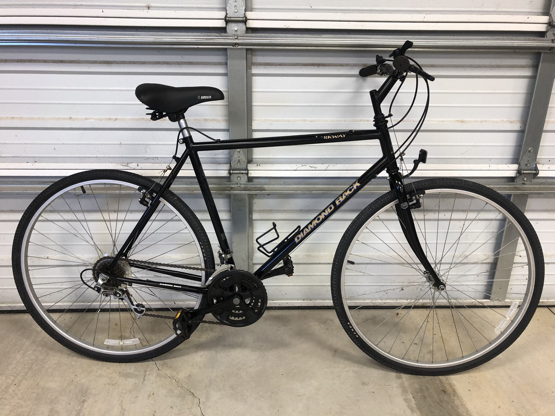 Men’s 700 Diamondback Parkway hybrid large frame bicycle for larger guys