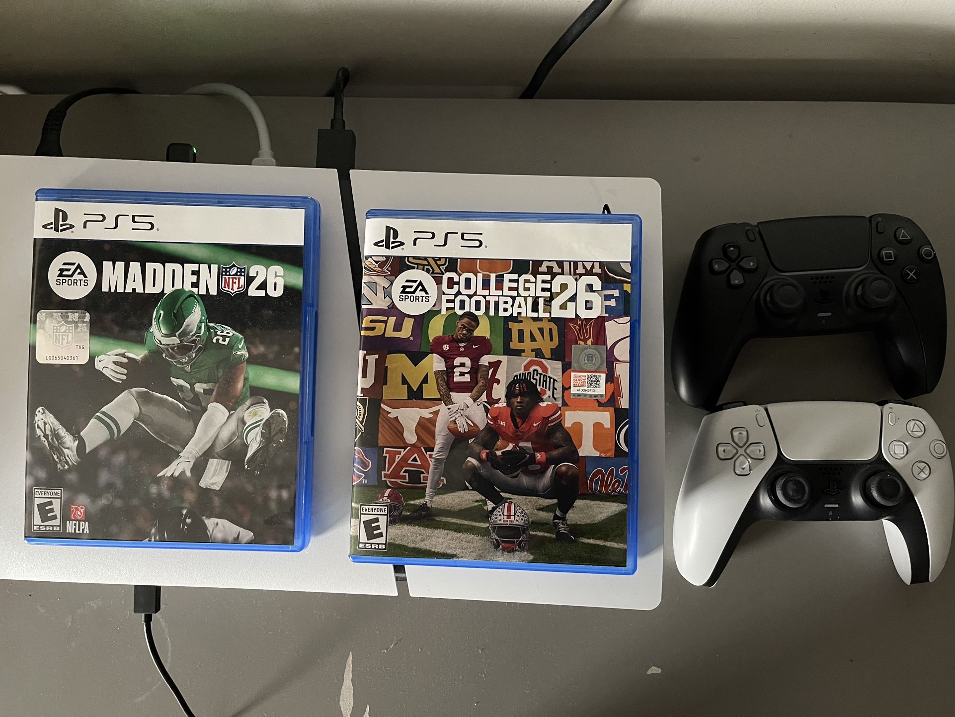 Sony PlayStation 5 825GB White Disc Edition Bundle