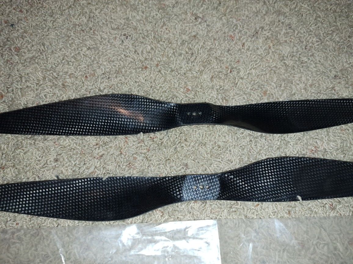 Carbon Fiber Propeller Set 17.5x 5.5