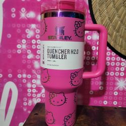 40 Oz Hello Kitty Stanley 