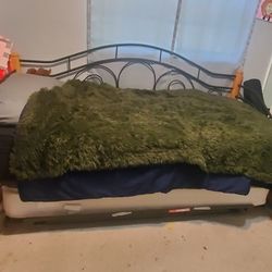 Twin Size Day Bed