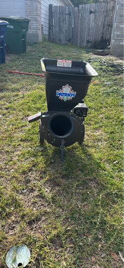 Patriot Gas-Powered Wood Chipper Shredder