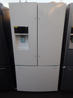 New refrigerator white 36x69