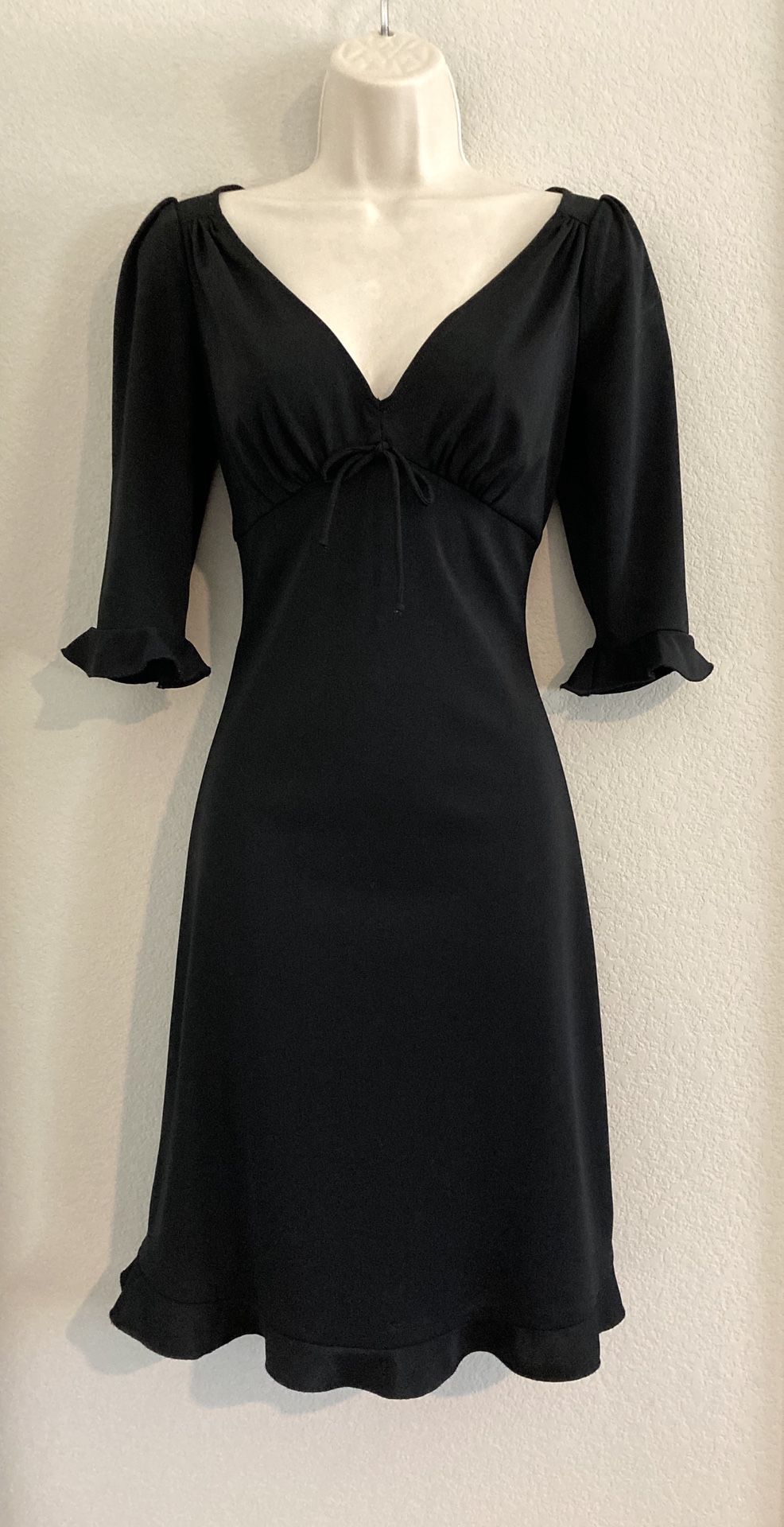 NWOT Betsey Johnson black dress. Sz Small