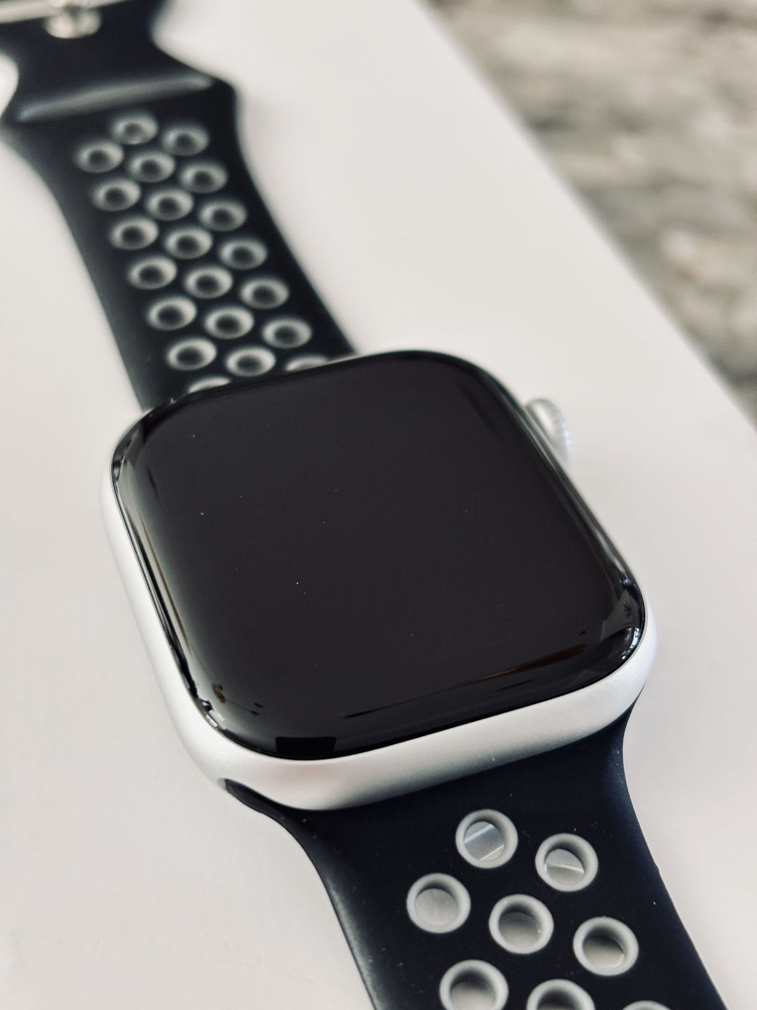Apple Watch Series 10 - 42mm - Aluminum - GPS/LTE