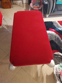 Large Bench., It's A Beauty Bought It To Refurbish But Just Never Find The Time So I'm Parting Ways Best Offer Get It