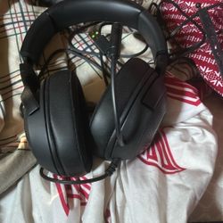razor gaming headset comes with microphone 