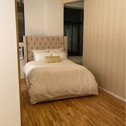 Upholstered/Boucle Bed 