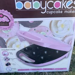 New Babycakes Cupcake Maker 