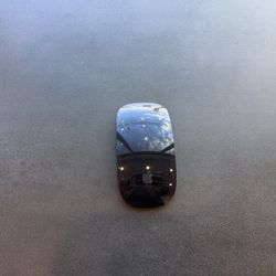 Apple Magic Mouse (Lightning) – Clean & Responsive