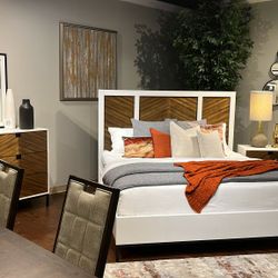 💥Chale Bedroom Set

💥👈Financing Available Only $10 Down Payment🥳