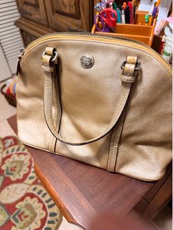 Nice Coach golden Purse