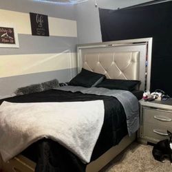 Queen Bedroom Set