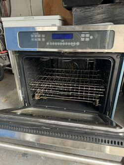 Oven. Electric 240v. 30 Amp
