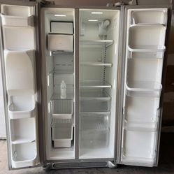 FRIGIDAIRE REFRIGERATOR