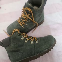 UGG Green Size 3 