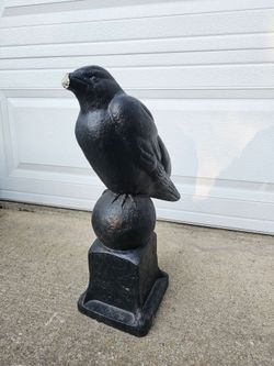 Crow Raven Statue Sculpture Yard Art Piece