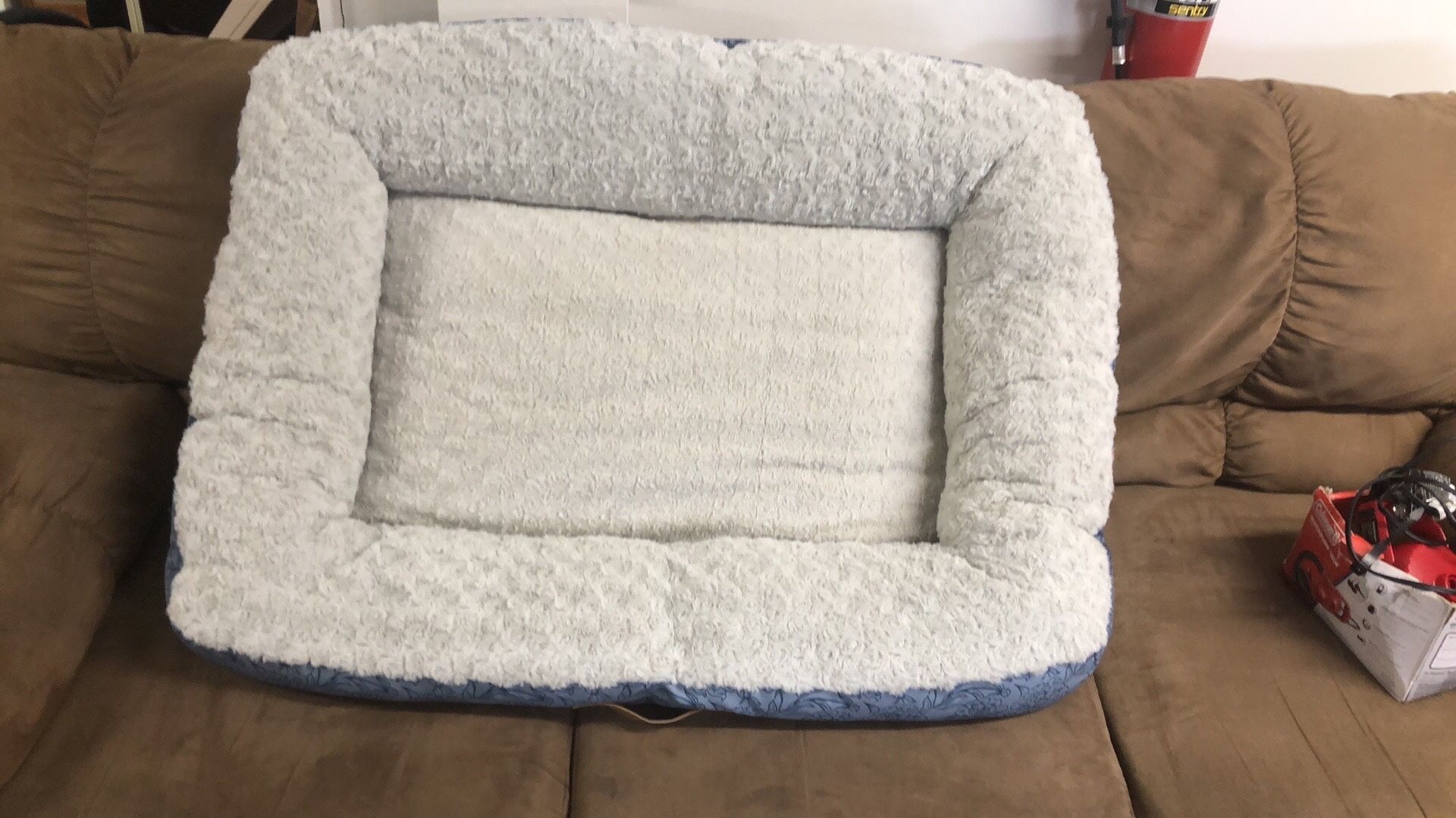 40”x30” Big Size Dog Bed Almost New