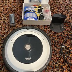 iRobot Roomba 690, Vacuuming Robot For Sale
