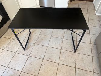 Black Desk