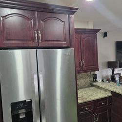 Entire kitchen Cabinet set