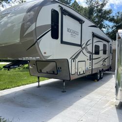 2018 Forest River Rockwood ultralight fifth wheel